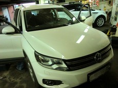 Установка механического противоугонного комплекса Volkswagen Tiguan 2013